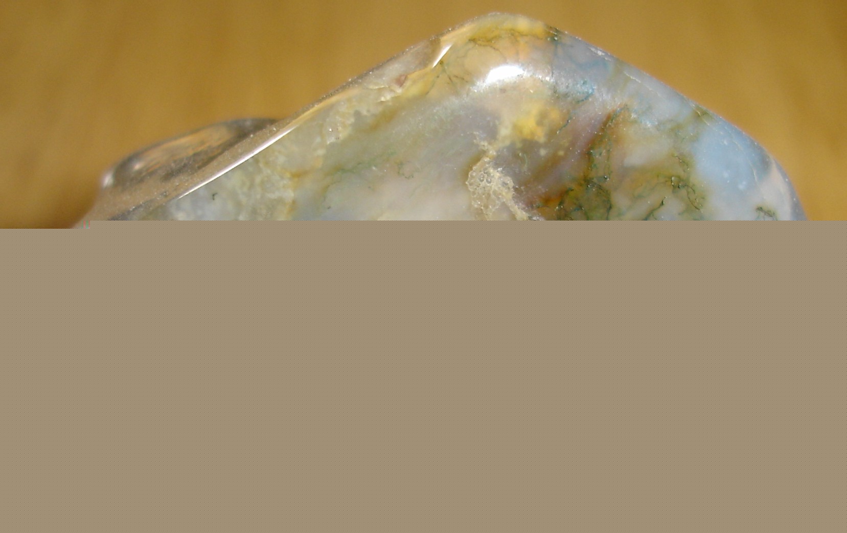 Agate-Mousse-Polie-Bresil-41x31x19mm-35gr
