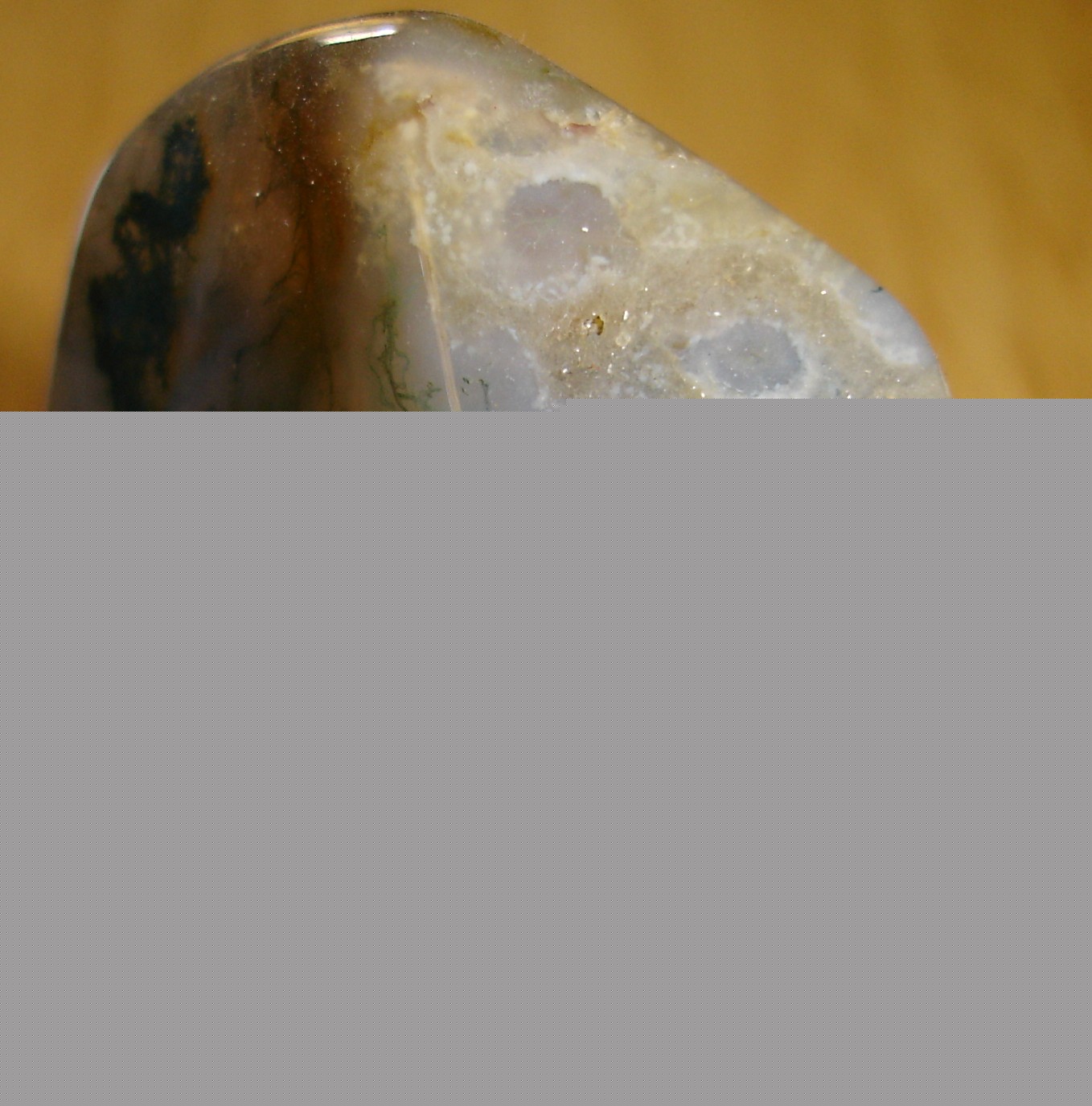 Agate-Mousse-Polie-Bresil-41x31x19mm-35gr