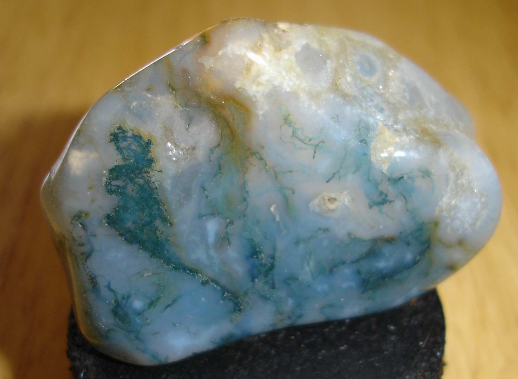 Agate-Mousse-Polie-Bresil-41x31x19mm-35gr