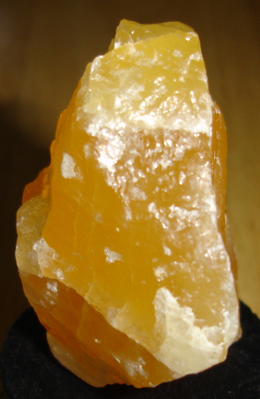 Calcite-Orange-Brute-49x49x30mm