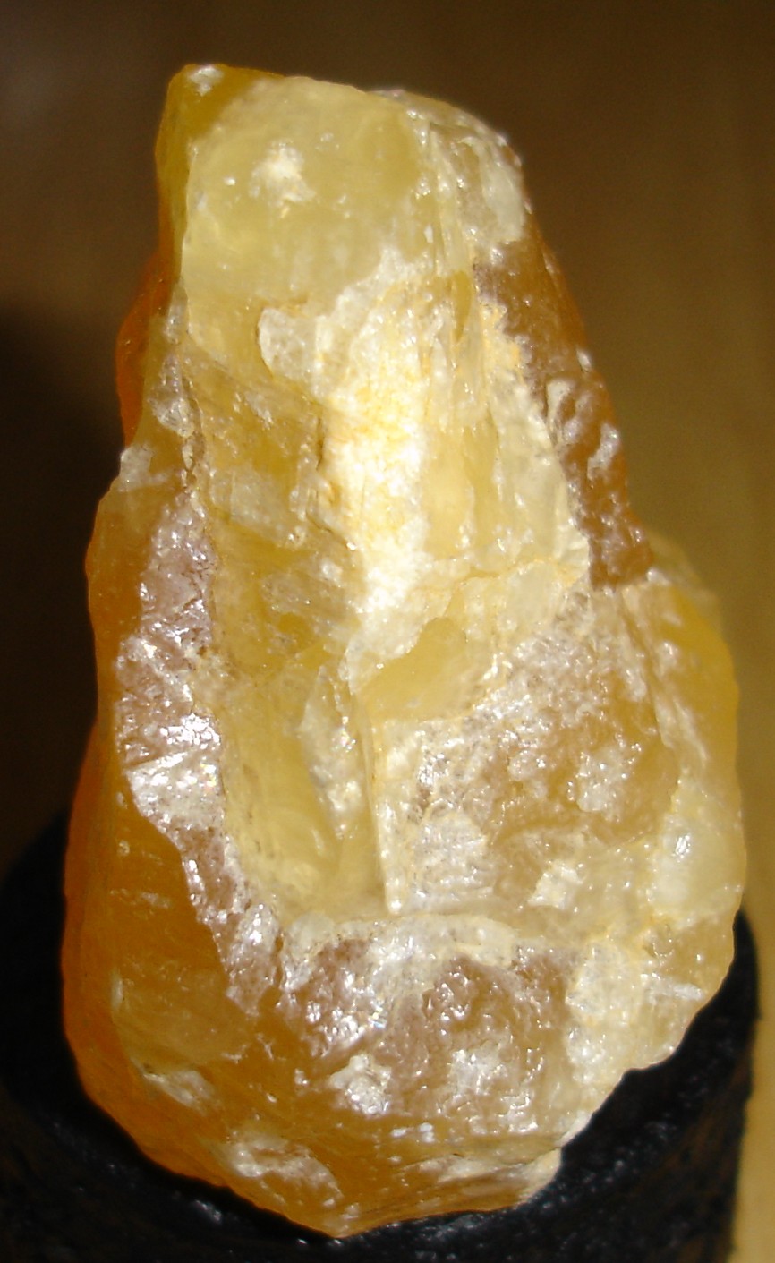 Calcite-Orange-Brute-49x49x30mm
