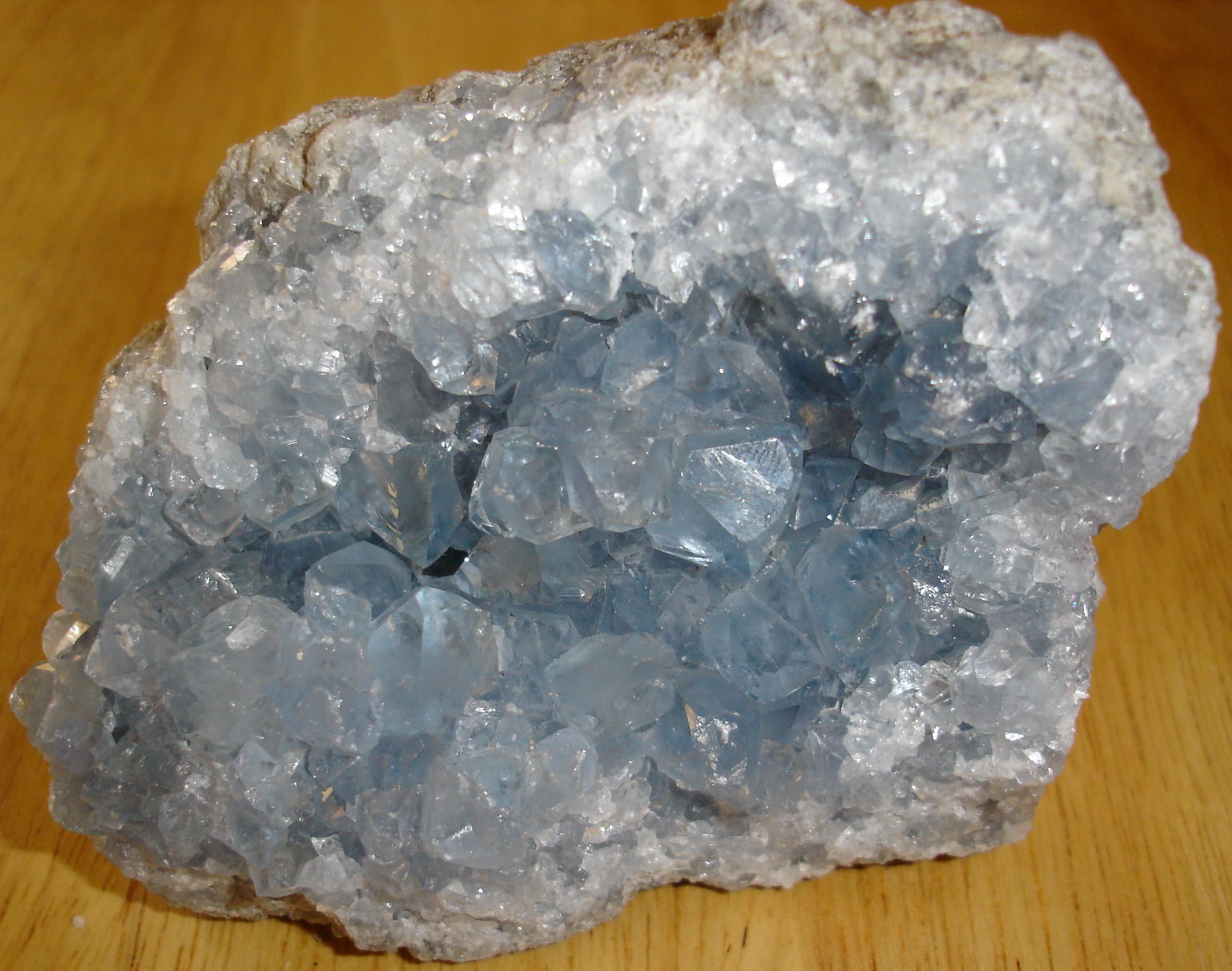 Celestine-Bleue-Bresil-Minas-Gerais-100x70x80mm-740gr