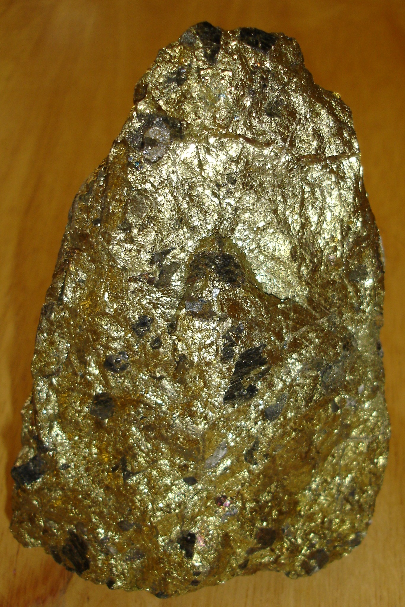 Chalcopyrite-Bresil-Minas-Gerais-130x110x80mm-1400gr