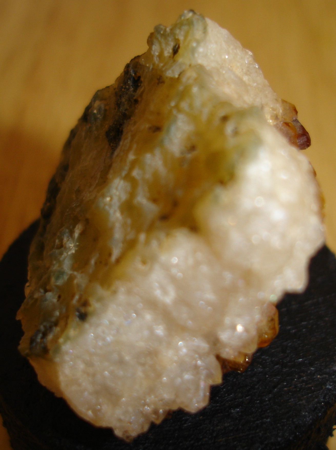 Citrine-Brute-36x33x20mm