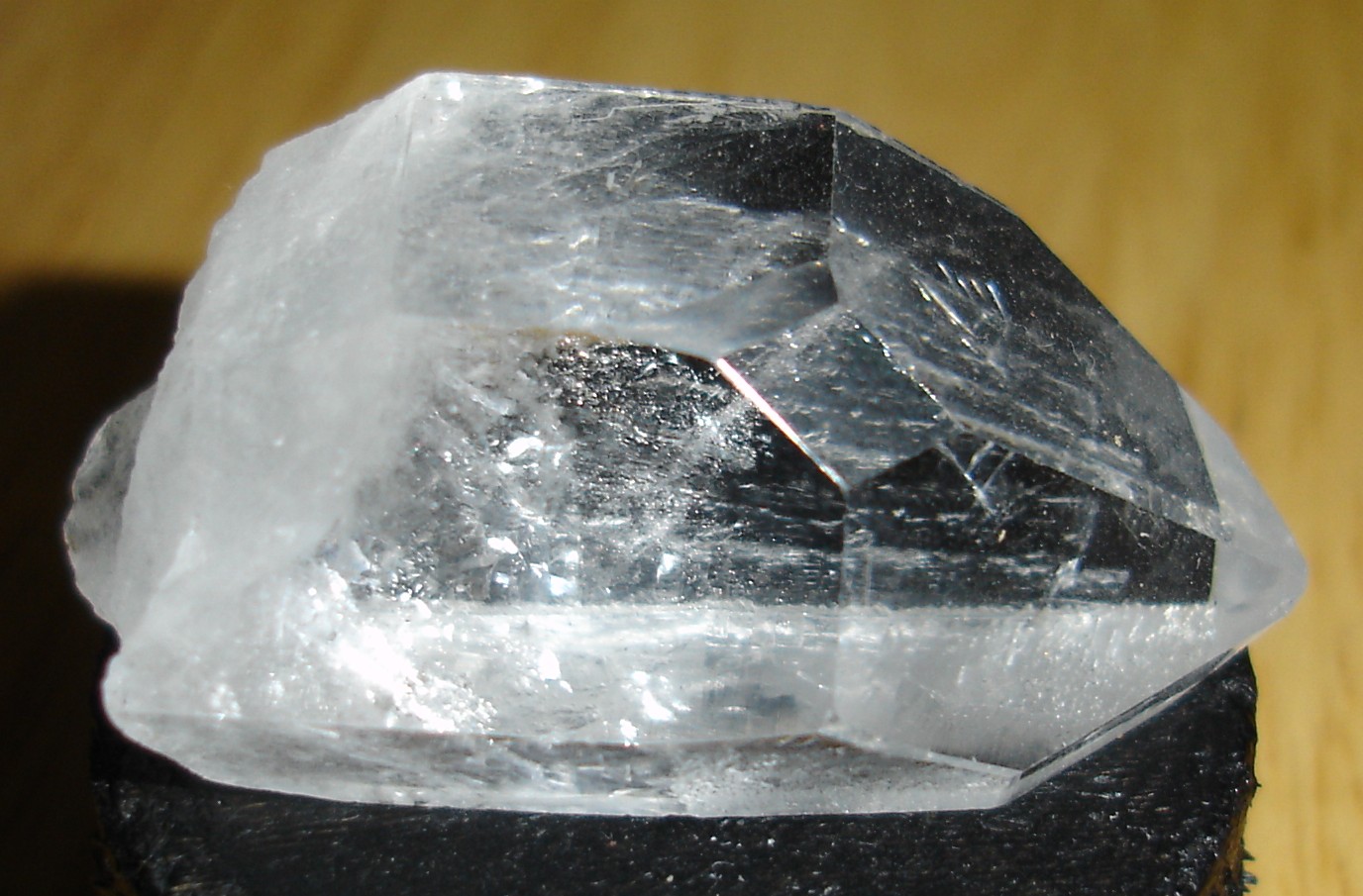 Cristal-de-Roche-Pointe-44x24x19mm-23g